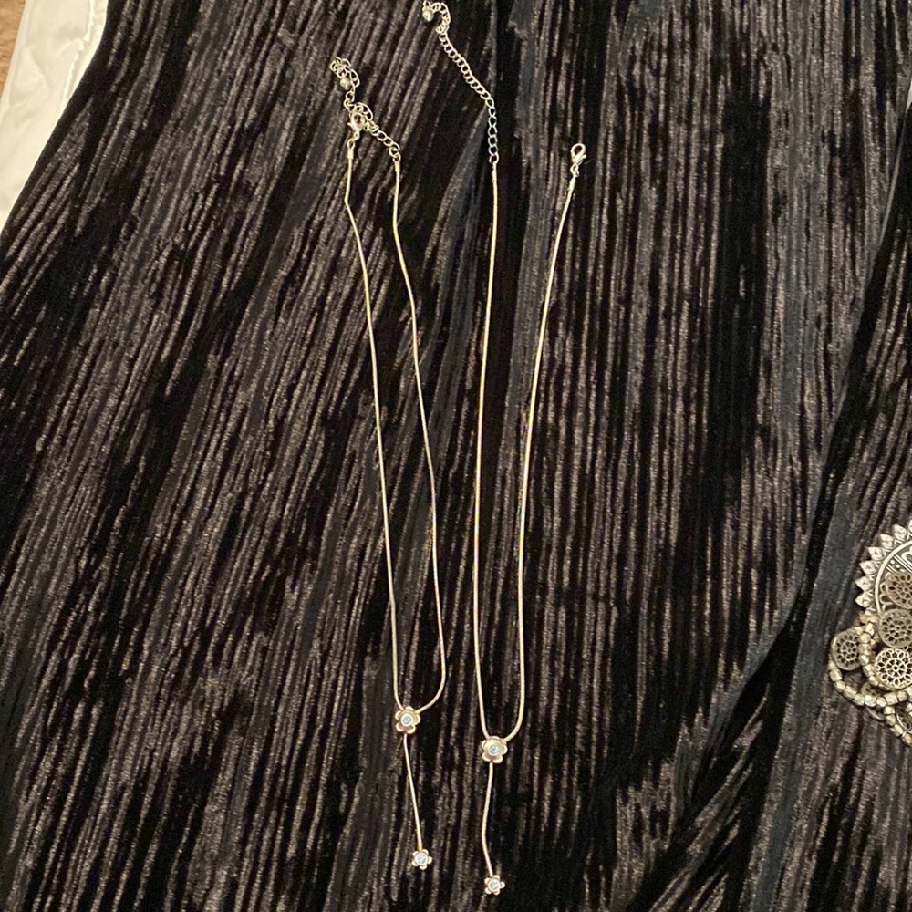 Matching silver dangle necklaces - Picture 2 of 4